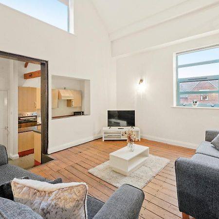 Parking, Heated Floors, Sleeps 4 Guests, Netflix Apartment Линкълн Екстериор снимка