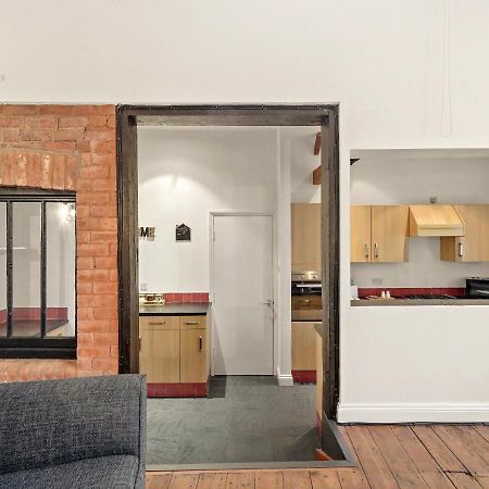 Parking, Heated Floors, Sleeps 4 Guests, Netflix Apartment Линкълн Екстериор снимка