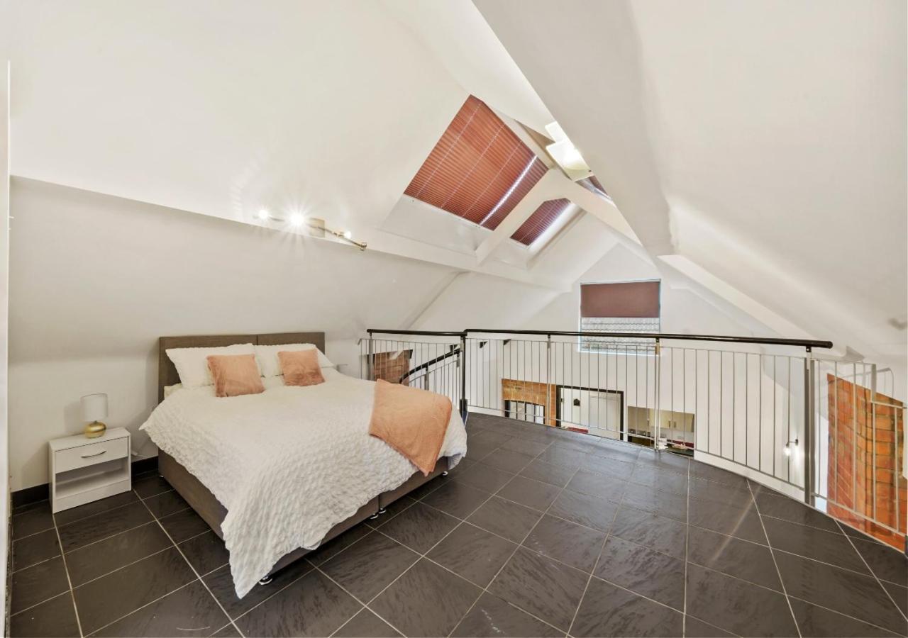 Parking, Heated Floors, Sleeps 4 Guests, Netflix Apartment Линкълн Екстериор снимка